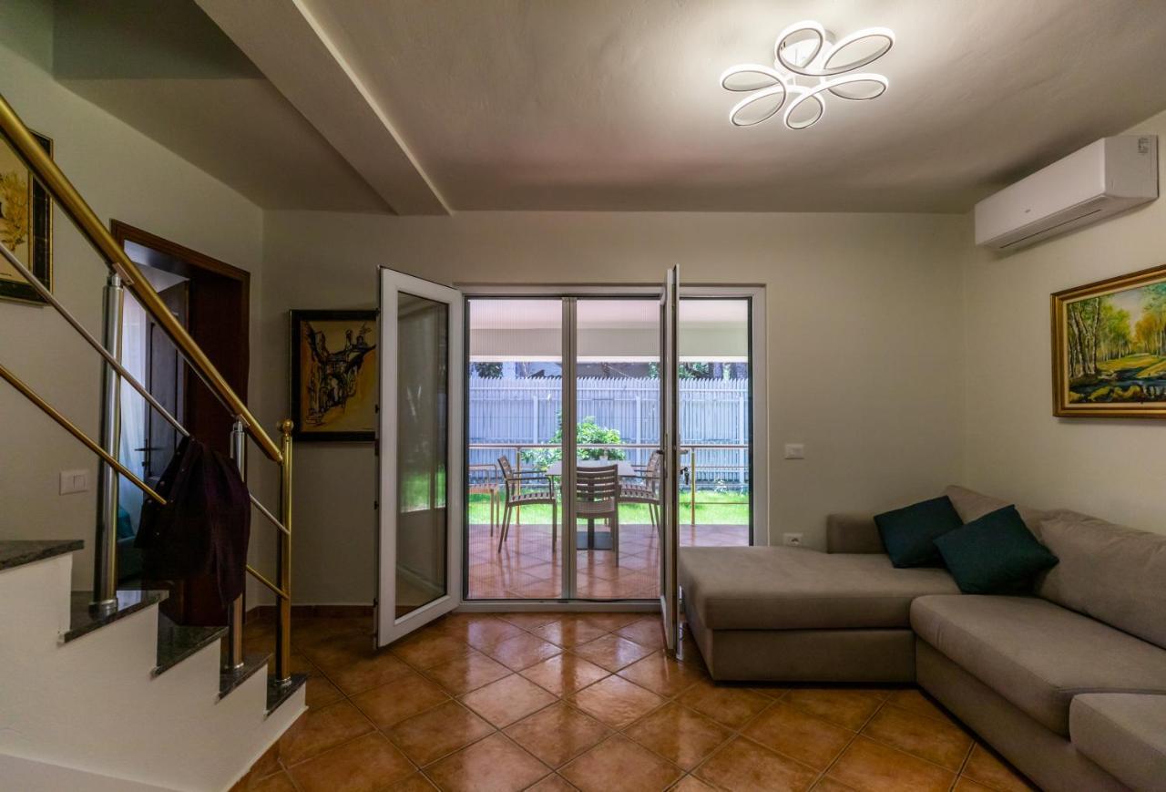Villa Forest - Middle Of Forest & Near The Golem (Tirana)